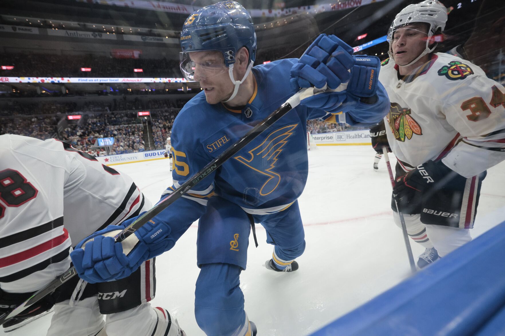 The 最新杏吧原创 Blues host Chicago Blackhawks